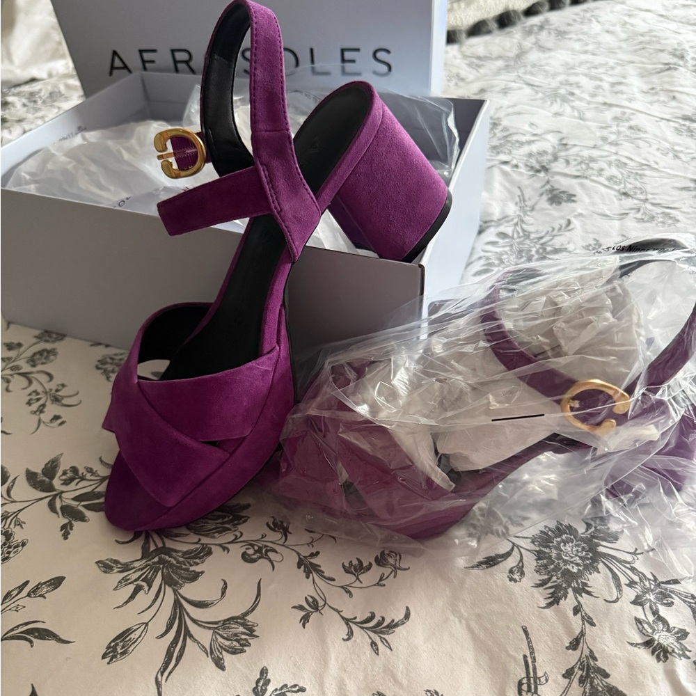 AEROSOLES Women's Bold Purple Heels